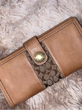 Coach Tan Brown Signature Leather Continental Wallet